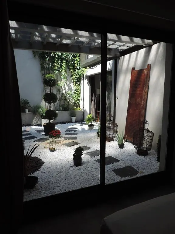 Be Loft B&B Pool & Spa Avignon 2*,